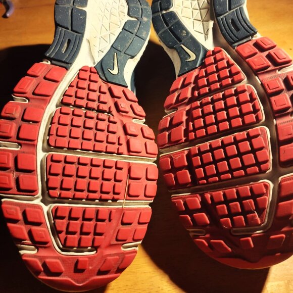 1999 Nike Revolution 2 Med Black White Red Training Running Shoes SHIPS FREE - Picture 7 of 8